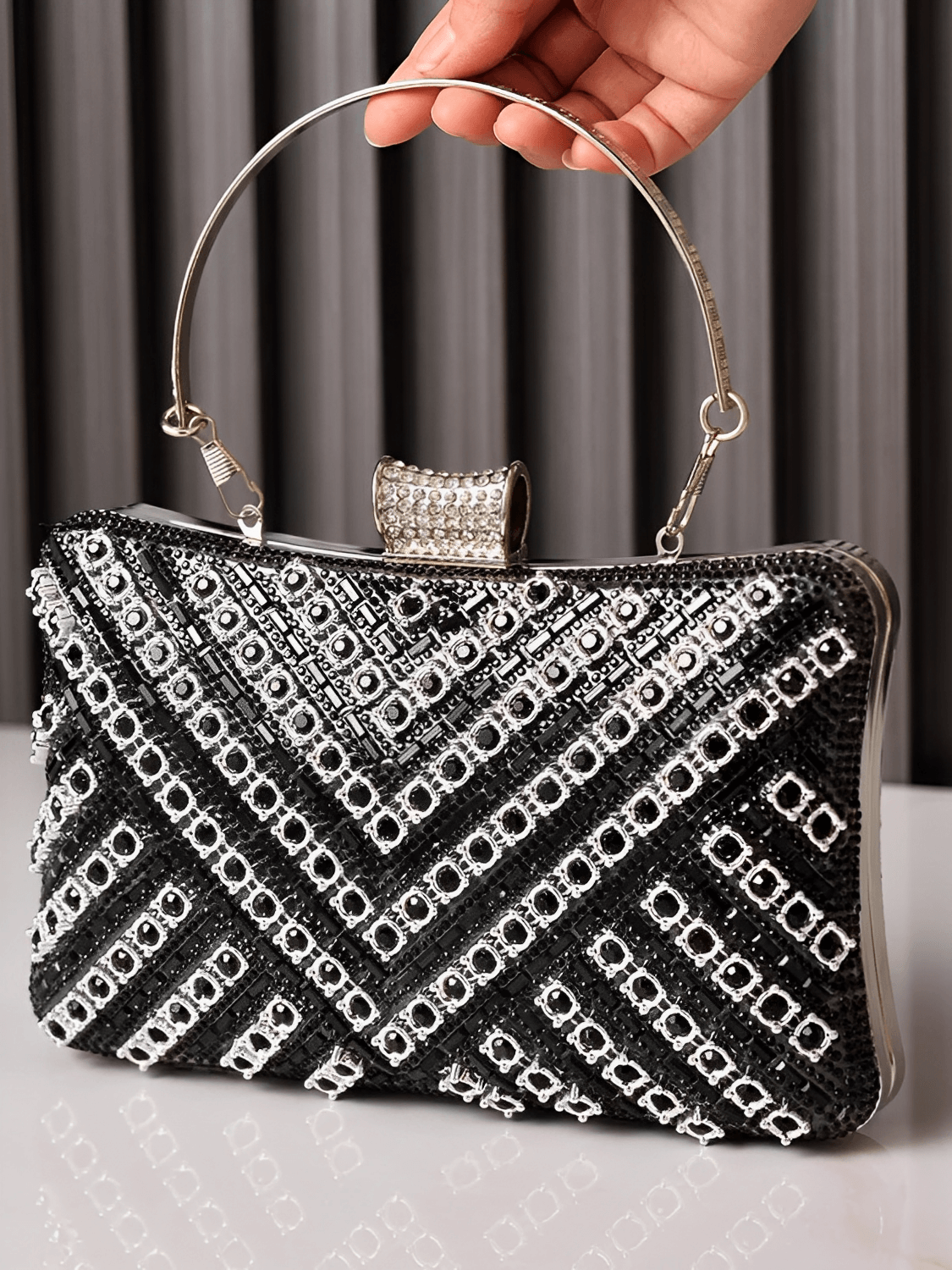 Bolsa Feminina Clutch Com Cristais e Alças Removíveis para Festa – Nayra