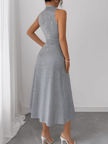 Vestido Feminino Chemise Listrado Midi Sem Manga com Gola Polo Botões Perolados e Faixa na Cintura– Liliana