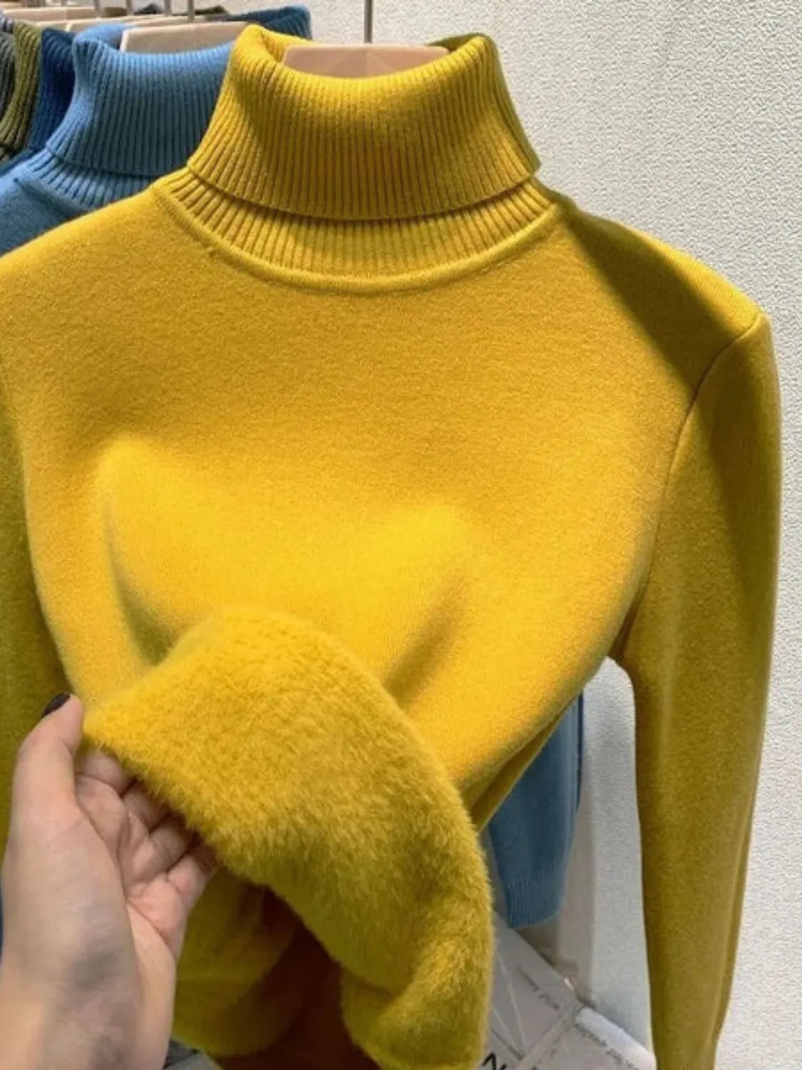 Suéter Peluciado de Algodão com Gola Alta Canelada Básico - Hillary