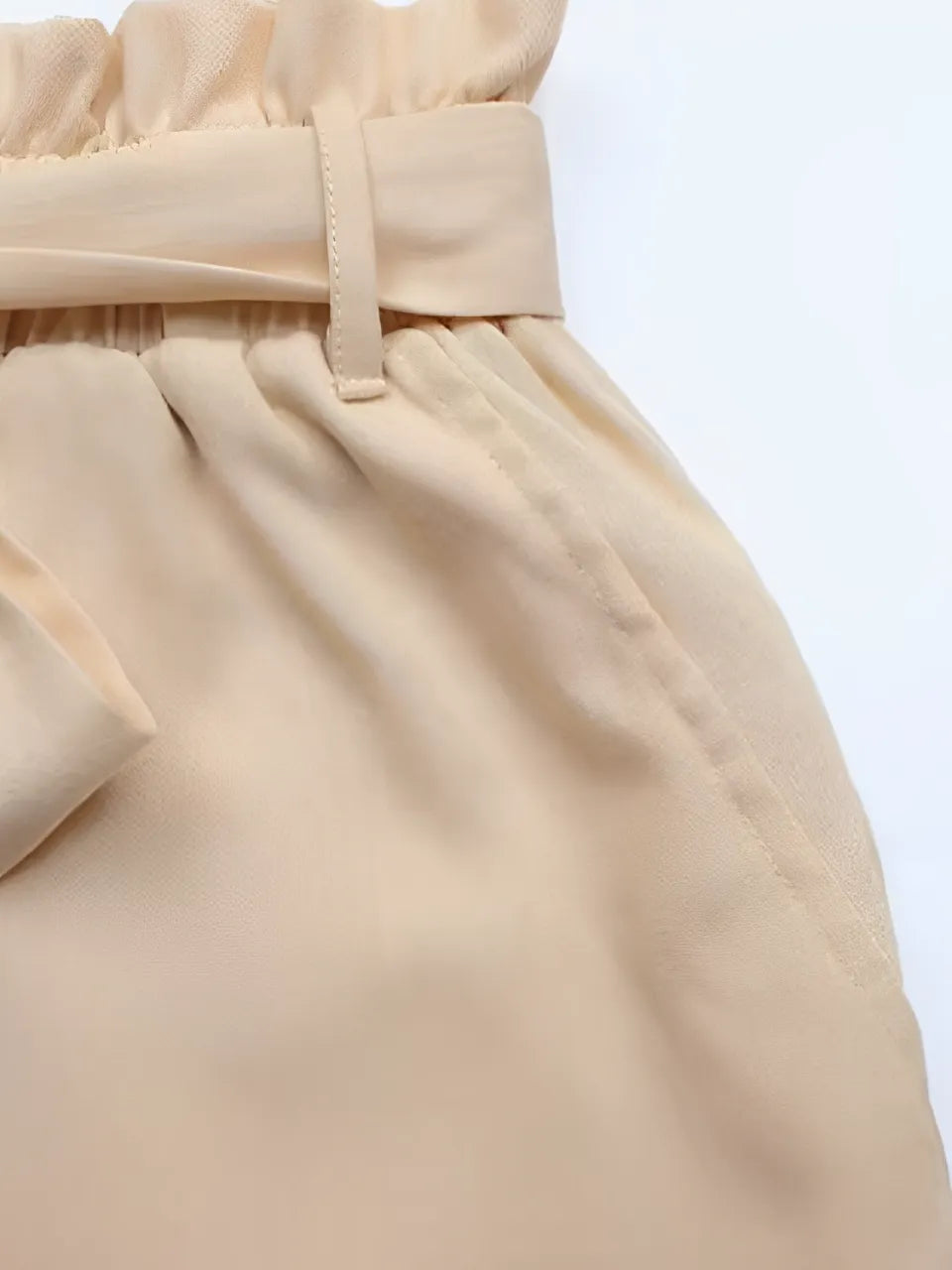 Short Feminino com Cintura Elástica e Bainha Ondulada - Acasia