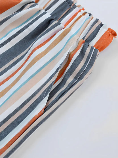 Short Feminino Listrado com Cintura Elástica e Bolsos - Marilia