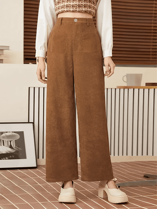Calça Feminina Vintage em Veludo Cotelê com Bolsos Frontais Cintura Alta e Modelagem Wide Leg - Antonia
