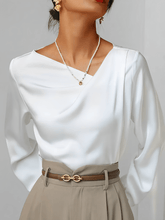 Blusa Acetinada com Decote Assimétrico e Punho com Botão – Dolores [FRETE FULL]