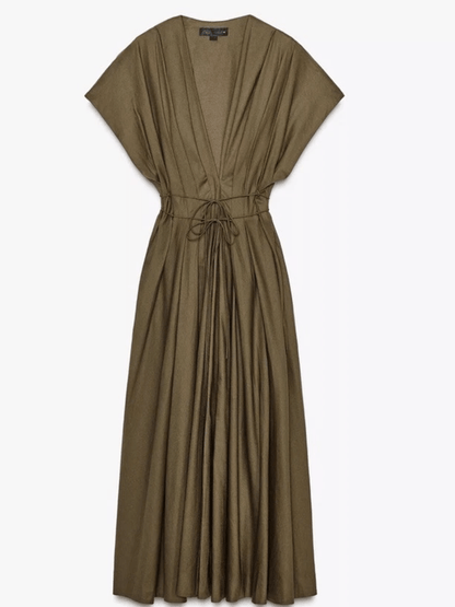 Vestido Feminino Maxi Estruturado Modelagem Evasê com Mangas Morcego Amarração Franzida na Cintura e Bolsos Laterais – Talita