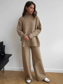 Conjunto de Tricô com Suéter Mullet Gola Alta e Calça Pantalona - Melanie [FRETE FULL]