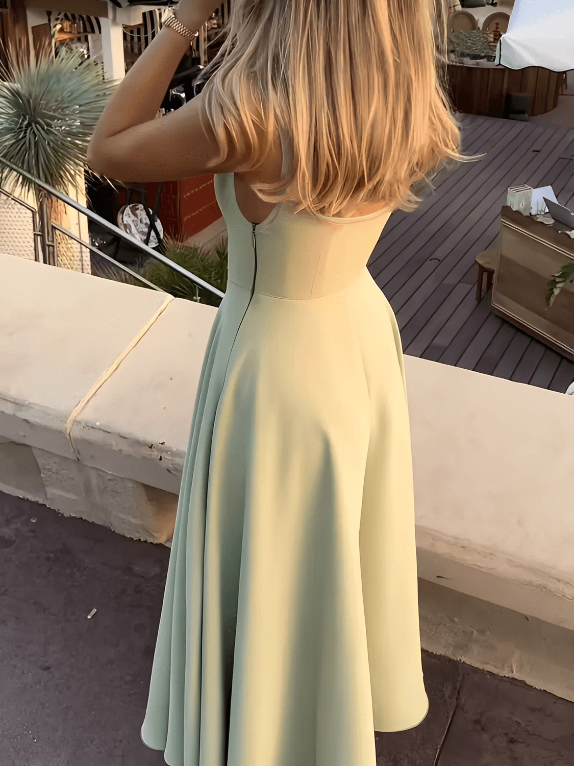 Vestido Feminino Longo Modelagem Evasê com Corset Estruturado de Alças Largas Decote Quadrado e Saia Fluida - Luciene