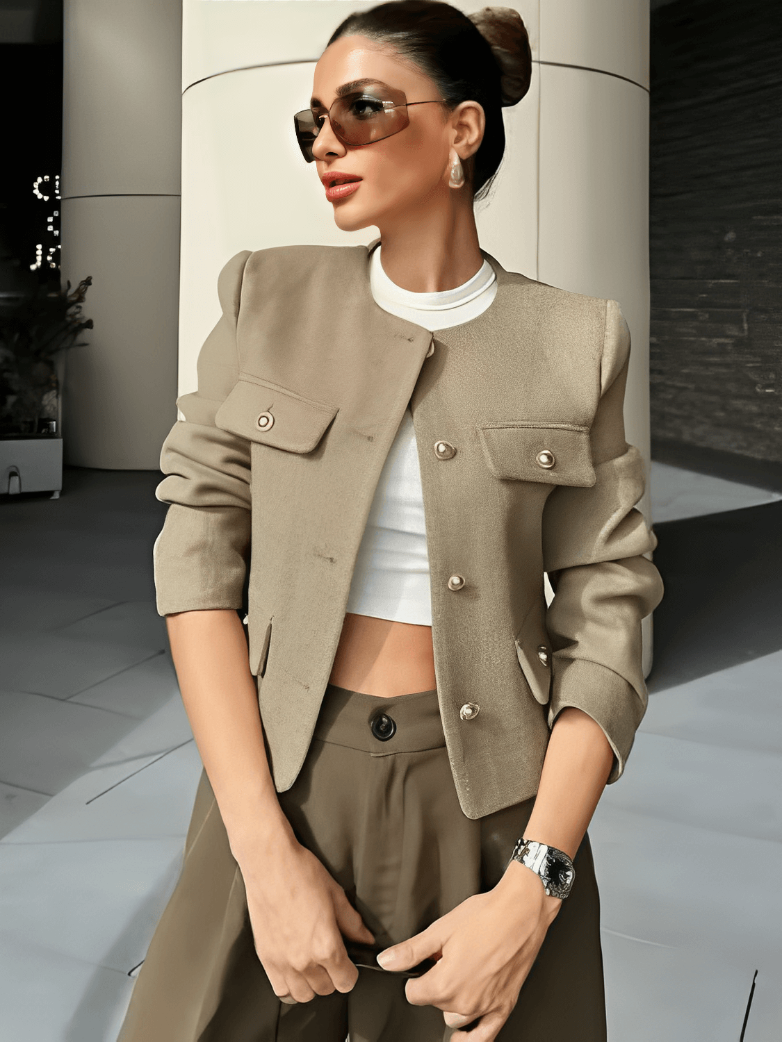 Casaco Tweed com Bolsos Decorativos e Fechamento em Botões - Angelique [FRETE FULL]