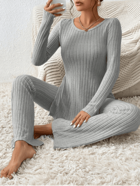 Conjunto Feminino em Tricô Canelado com Blusa Mullet Manga Longa com Fendas Laterais e Calça Flare com Cintura Alta Elástica - Sabrina [FRETE FULL]