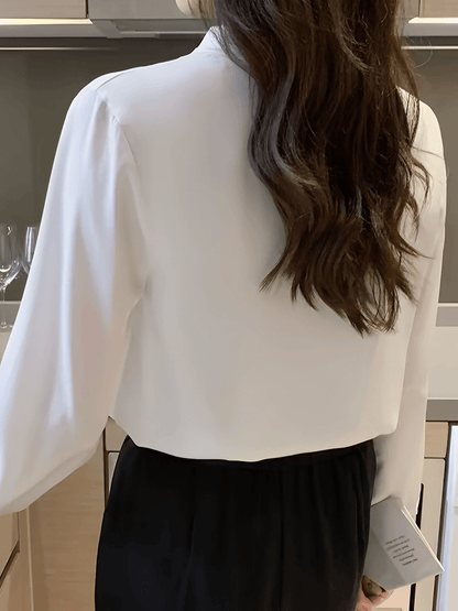 Camisa Feminina em Chiffon com Gola Lenço e Botão Perolado - Eulália