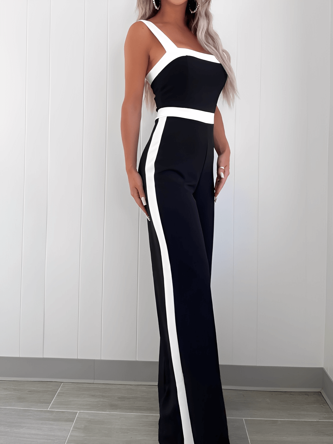 Macacão Feminino Longo Pantalona Acinturado com Faixas Laterais Contrastantes Gola Quadrada e Alças Largas – Giana