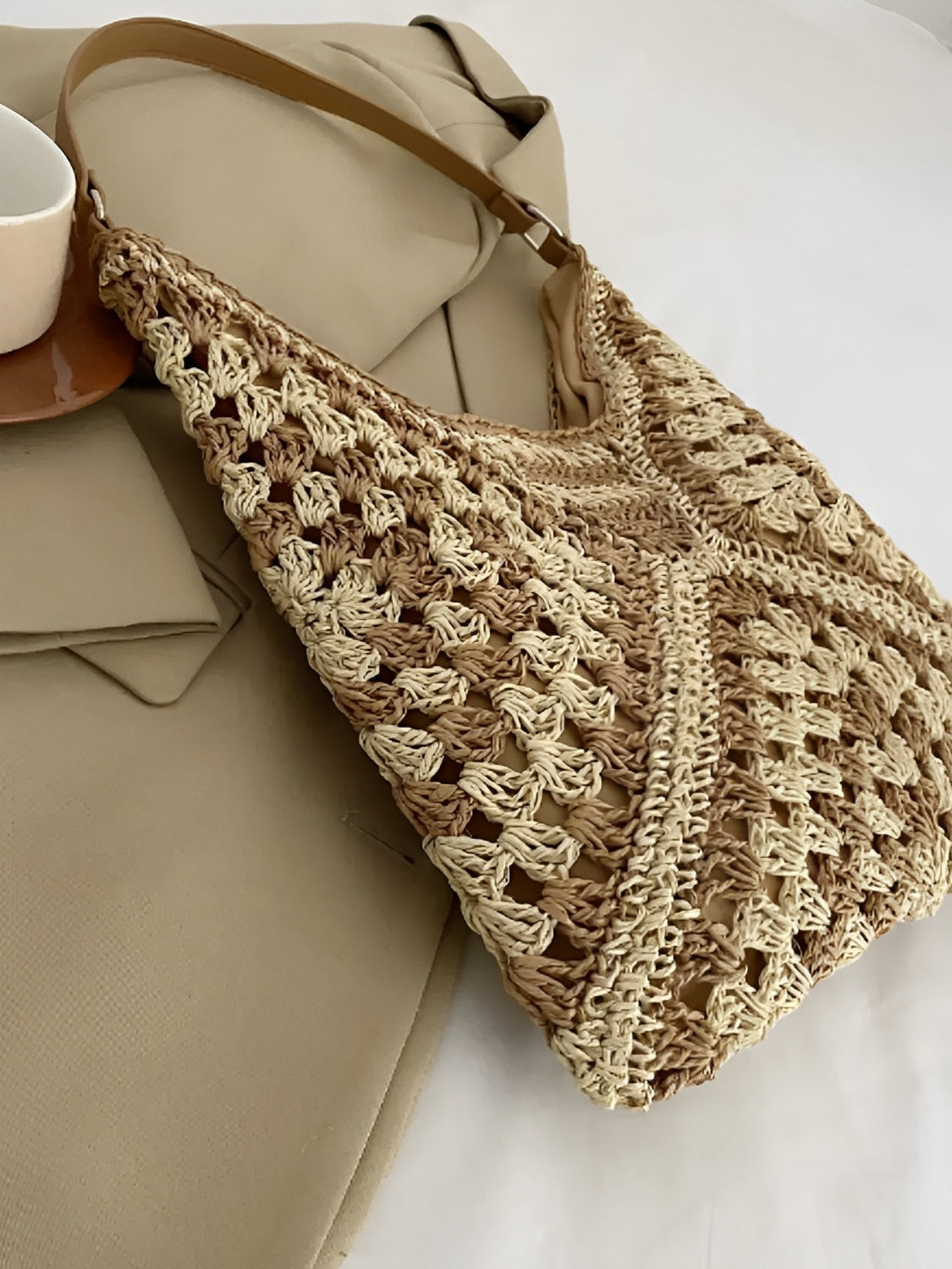 Bolsa de Ombro em Palha com Alça em Couro PU e Fecho Magnético – Amanda