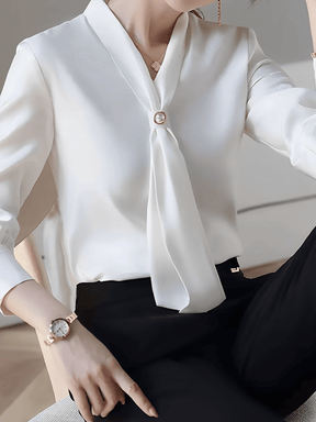 Camisa Feminina em Chiffon com Gola Lenço e Botão Perolado - Eulália [FRETE FULL]
