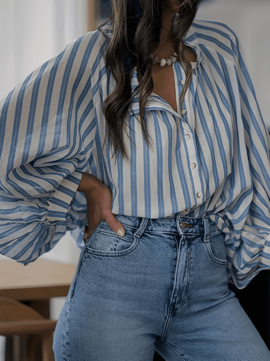 Camisa Feminina Listrada com Manga Bufante e Gola Estilo Lapela com Detalhe Franzido nas Costas - Lucrecia