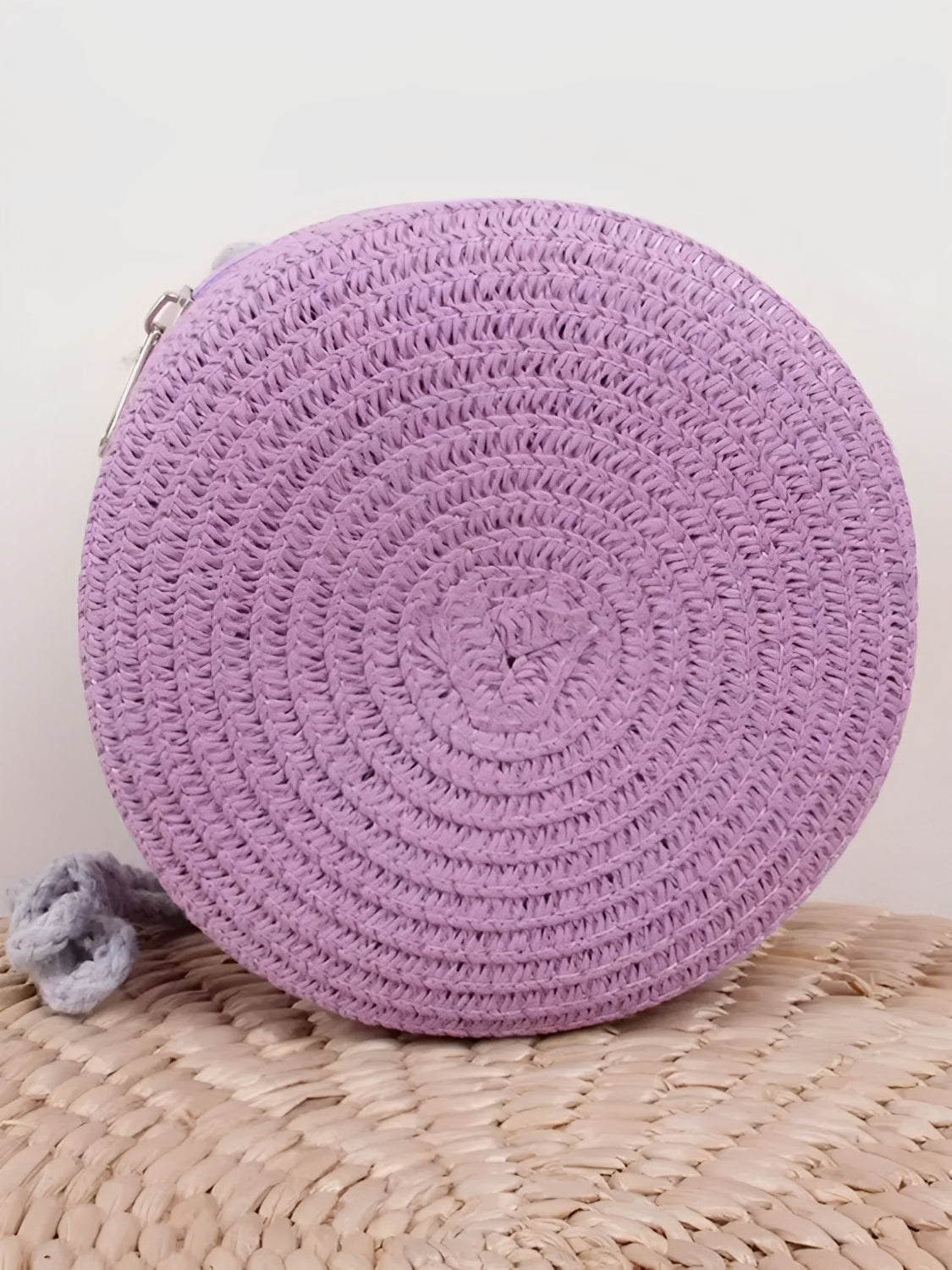 Bolsa Redonda Transversal em Palha com Alça de Corda e Zíper – Aurora