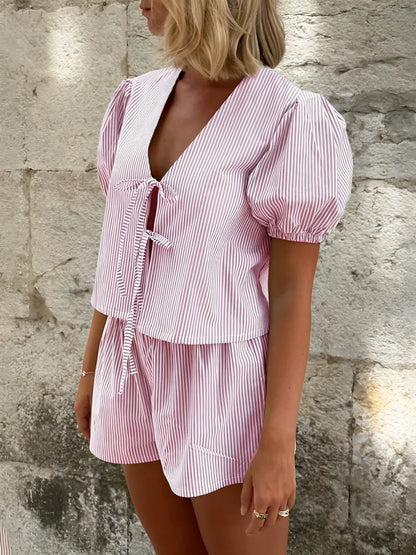 Conjunto Feminino Xadrez com Blusa de Amarração Frontal e Manga Bufante e Short com Cintura Elástica - Cassie