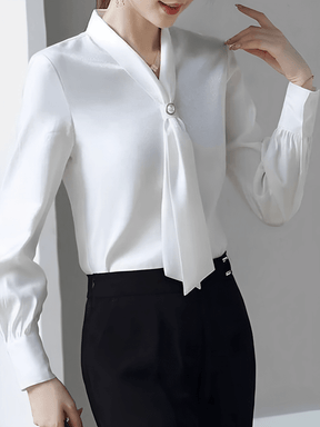 Camisa Feminina em Chiffon com Gola Lenço e Botão Perolado - Eulália [FRETE FULL]