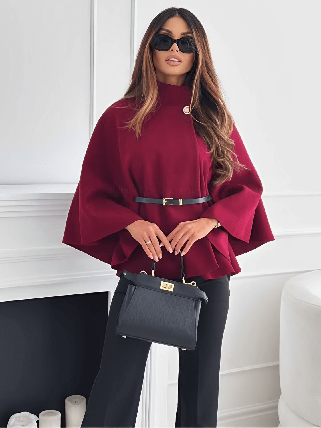 Casaco Tipo Capa com Gola Alta Manga Morcego e Cinto - Sophie