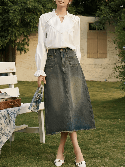 Camisa Feminina em Algodão com Renda Plissada Manga Bufante e Botões Pérola  – Isla