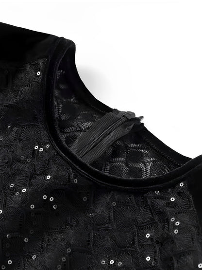 Macacão Feminino de Renda com Lantejoulas Ombreira e Punhos de Plumas e Calça Flare de Veludo - Noir