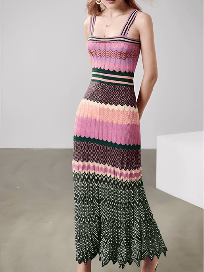 Vestido Feminino Longo Estampado Trabalhado em Patchwork Geométrico com Decote Quadrado e Alças Duplas – Malika