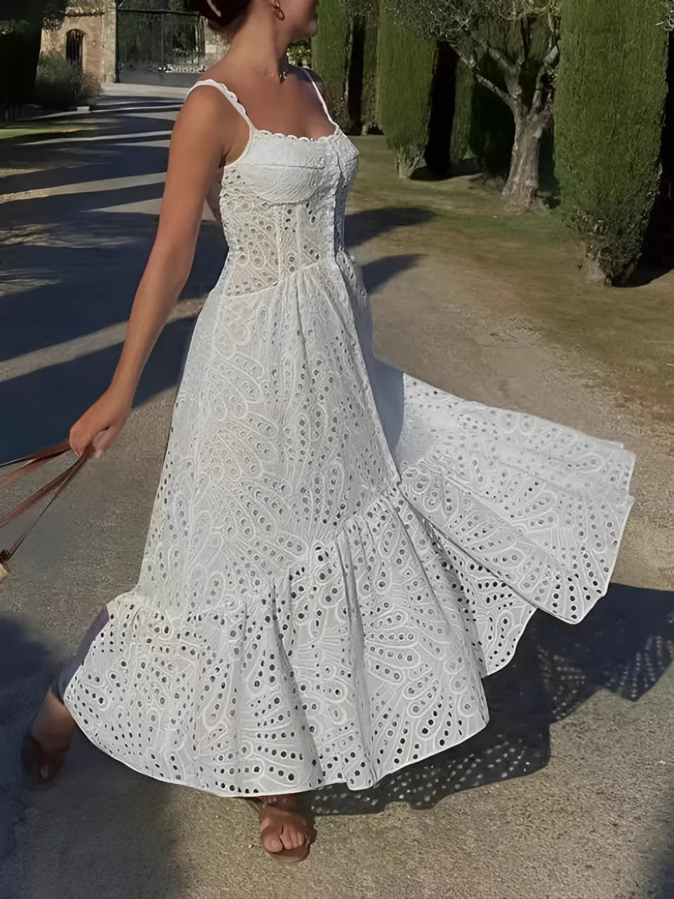 Vestido Midi de Laise com Babados Delicados e Elástico nas Costas – Marina