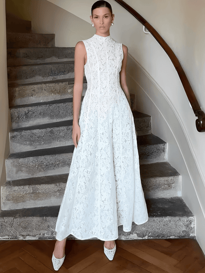 Vestido Feminino Midi em Renda Texturizada com Flores Acinturado e Acabamento Delicado  – Carlota