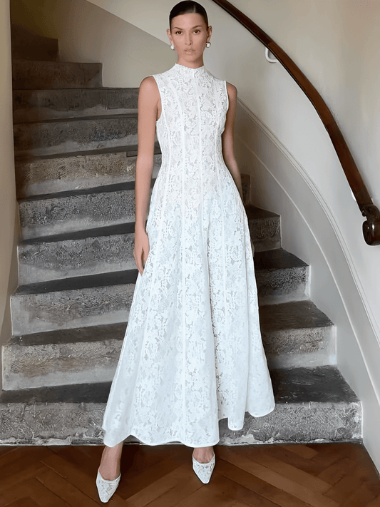 Vestido Feminino Midi em Renda Texturizada com Flores Acinturado e Acabamento Delicado  – Carlota