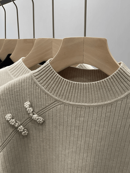 Suéter Feminino Térmico em Lã Peluciado com Gola Alta e Detalhe em Pérolas – Valerie