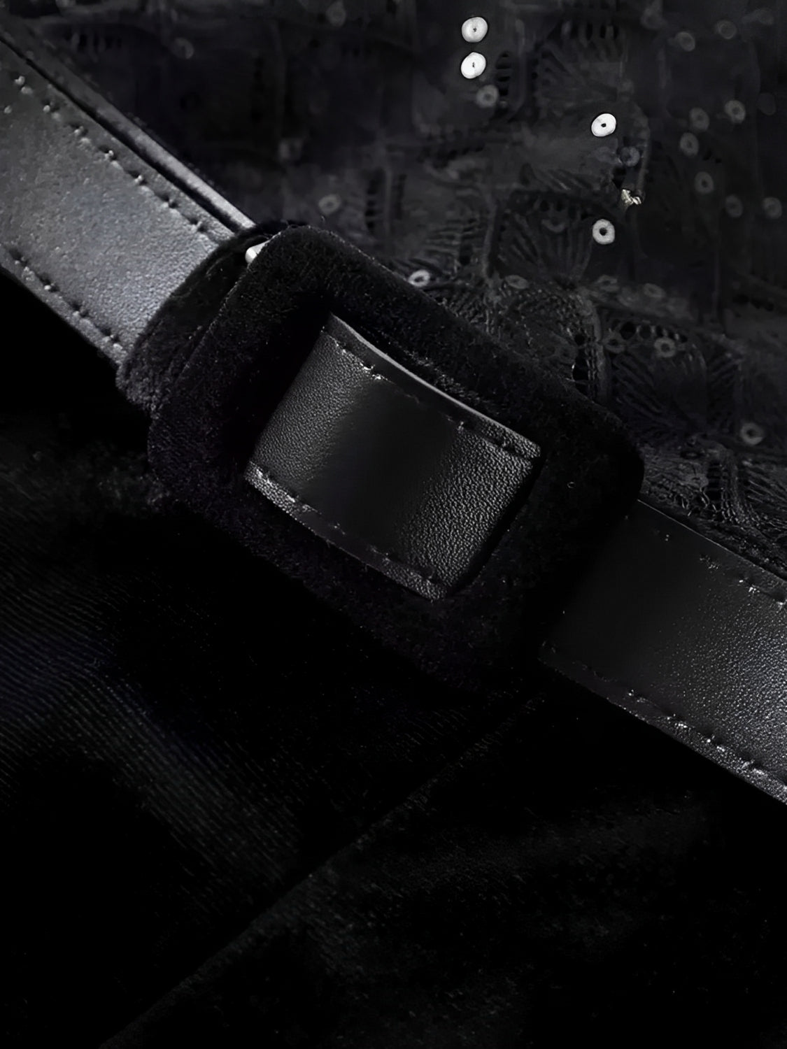 Macacão de Renda com Lantejoulas Plumas e Calça Flare de Veludo - Noir [FRETE FULL]