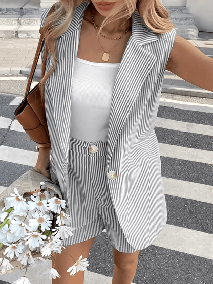 Conjunto Feminino Listrado com Colete Longo Sem Mangas e Short com Bolsos – Paula