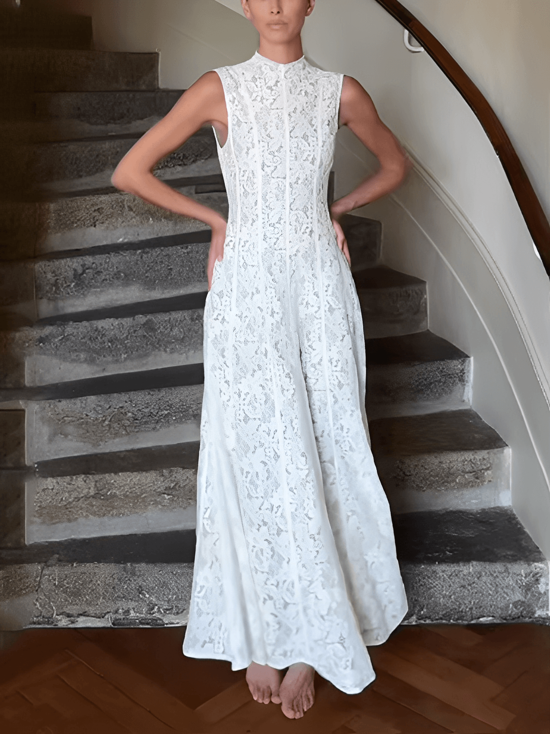 Vestido Feminino Midi em Renda Texturizada com Flores Acinturado e Acabamento Delicado  – Carlota