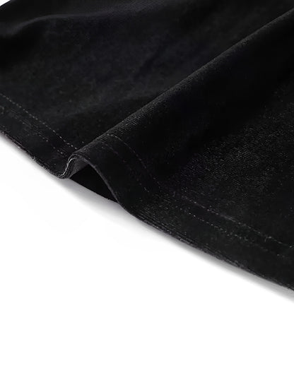 Macacão Feminino de Renda com Lantejoulas Ombreira e Punhos de Plumas e Calça Flare de Veludo - Noir