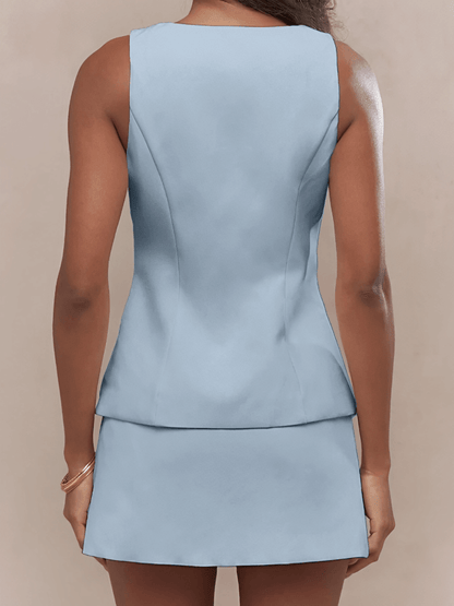 Conjunto Feminino com Colete Estruturado com Botões e Detalhe Assimétrico na Barra e Saia Curta Reta – Bárbara