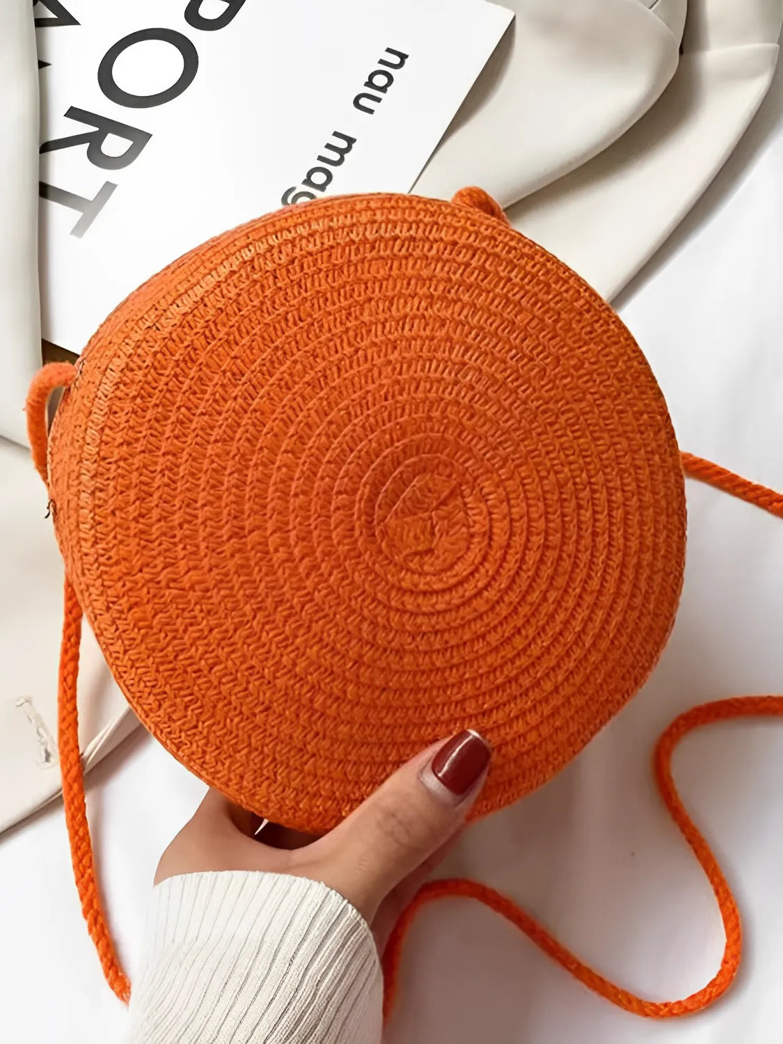 Bolsa Redonda Transversal em Palha com Alça de Corda e Zíper – Aurora