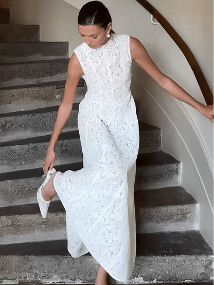 Vestido Feminino Midi em Renda Texturizada com Flores Acinturado e Acabamento Delicado  – Carlota