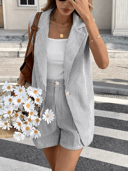Conjunto Feminino Listrado com Colete Longo Sem Mangas e Short com Bolsos – Paula