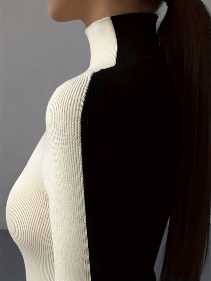 Suéter Feminino em Tricô Bicolor com Gola Alta e Design Versátil de Dupla Face - Savana