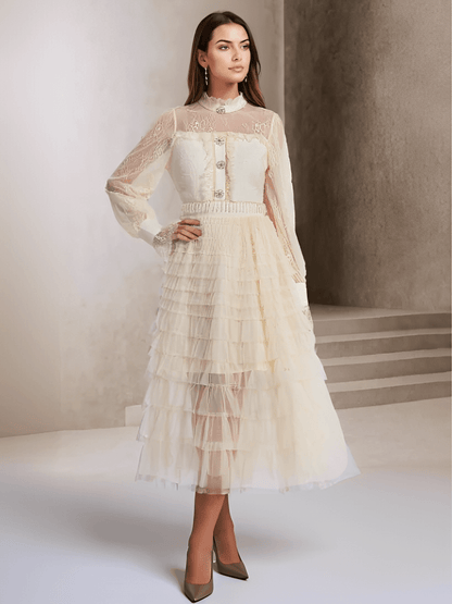 Vestido Feminino Midi Texturizado em Tweed Renda com Babados Camadas Estruturadas e Botões Decorativos – Claire