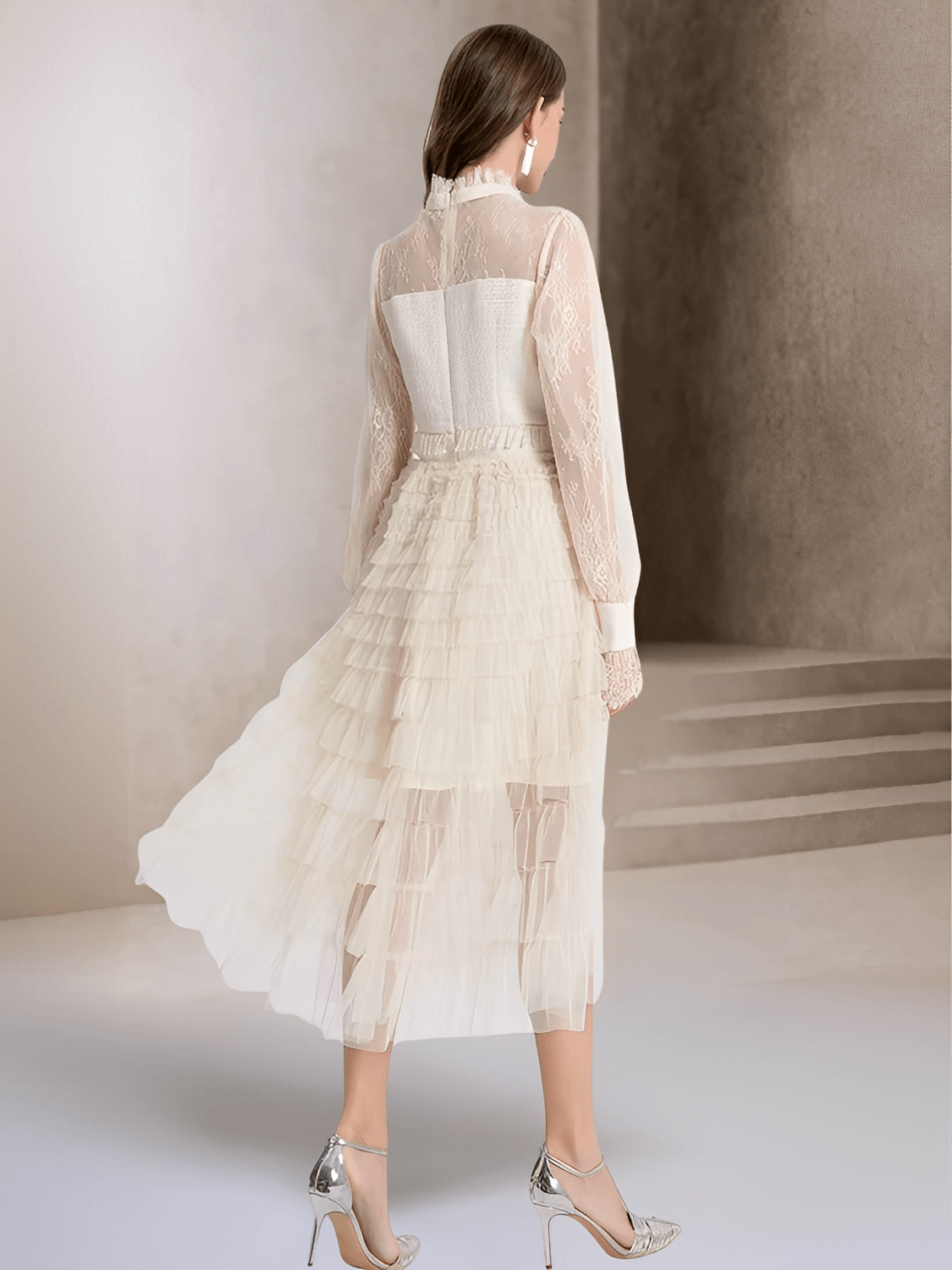 Vestido Feminino Midi Texturizado em Tweed Renda com Babados Camadas Estruturadas e Botões Decorativos – Claire