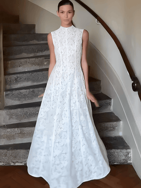 Vestido Midi em Renda Texturizada com Flores Acinturado – Carlota