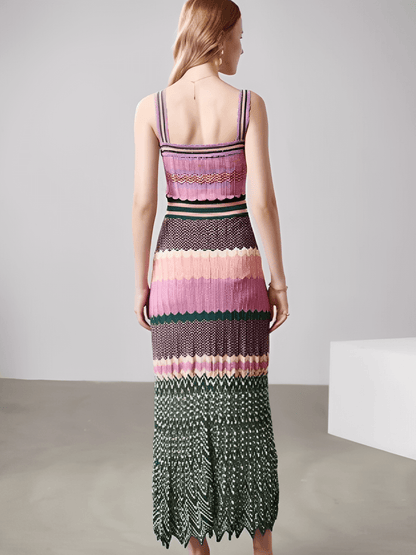 Vestido Feminino Longo Estampado Trabalhado em Patchwork Geométrico com Decote Quadrado e Alças Duplas – Malika