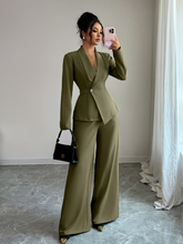 Conjunto Alfaiataria com Blazer Peplum Acinturado e Calça Pantalona- Loreta