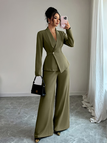 Conjunto Alfaiataria com Blazer Peplum Acinturado e Calça Pantalona- Loreta