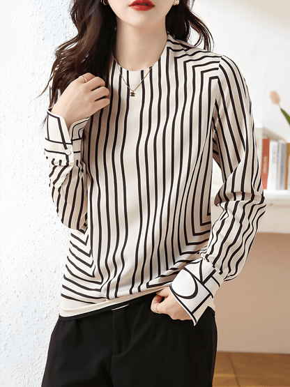 Camisa Feminina com Design Geométrico em Listras Gola Redonda e Punhos com Fechamento em Botão - Leah