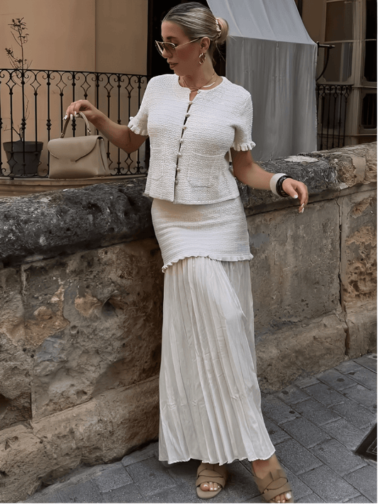 Conjunto Feminino em Tweed Texturizado com Blusa de Mangas Curtas Bolsos e Saia Longa Plissada em Duas Camadas - Suiany