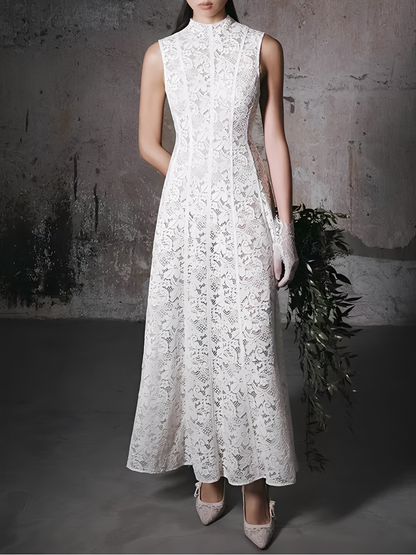 Vestido Feminino Midi em Renda Texturizada com Flores Acinturado e Acabamento Delicado  – Carlota