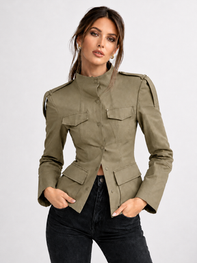 Casaco Parka Acinturado Gola Padre com Bolsos e Detalhes Militares- Leyla