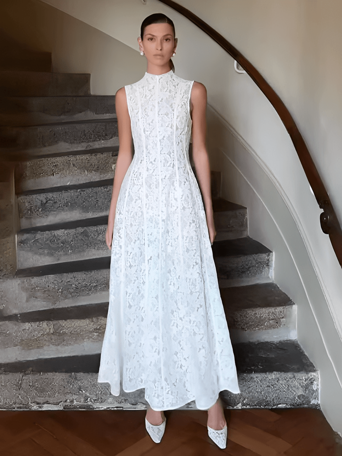 Vestido Feminino Midi em Renda Texturizada com Flores Acinturado e Acabamento Delicado  – Carlota