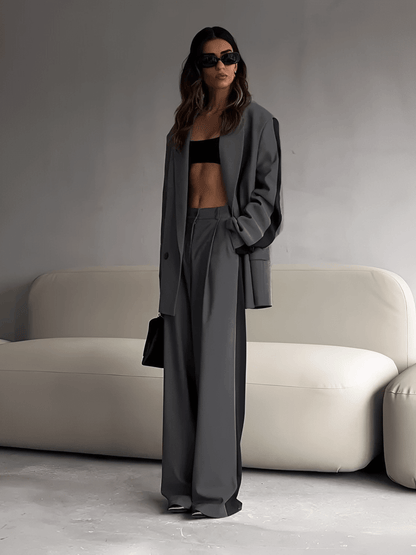 Conjunto Feminino em Alfaiataria com Blazer Oversized Trespassado Calça Pantalona  Cintura Elástica e Listra Lateral– Damares