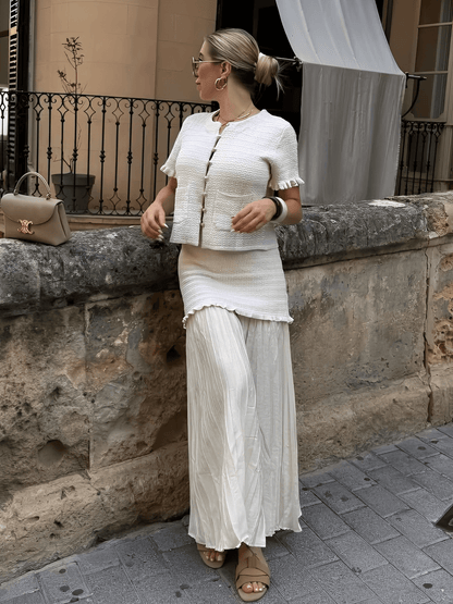 Conjunto Feminino em Tweed Texturizado com Blusa de Mangas Curtas Bolsos e Saia Longa Plissada em Duas Camadas - Suiany